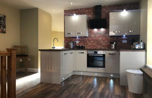 The Home Arms Cottage - Photo 1