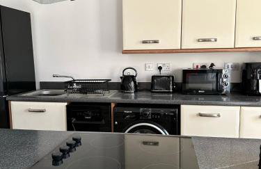 Peterson Apartments by Visit Cleethorpes - Photo 4