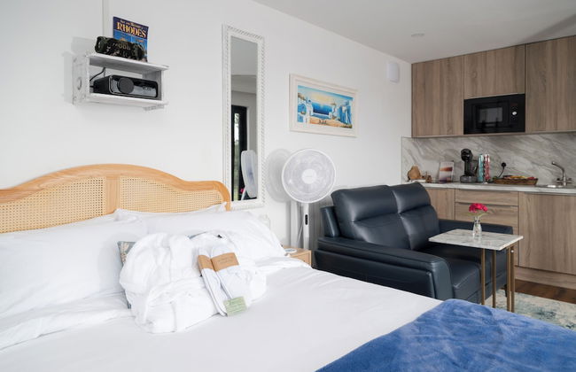 Luxury Waterfront Self-Catering Cabins - Photo 3