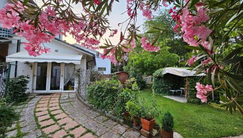 Charming house in Marina di Ravenna with fenced garden - Photo 3