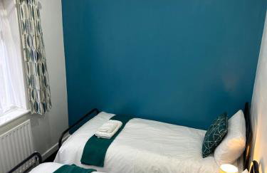 Spaghetti House 6 Bedroom with Large Off-Road Driveway Great for Crews in Vicinity of Starcity and City Centre - Foto 33