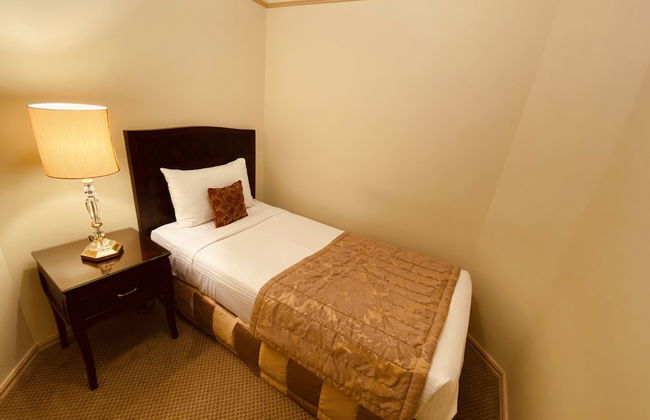 Royal Albert Hotel - Photo 21