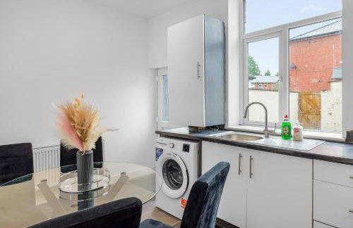 Unique 3 Bedrooms, 3 Ensuite, FREE WiFi, Private Parking - Foto 10