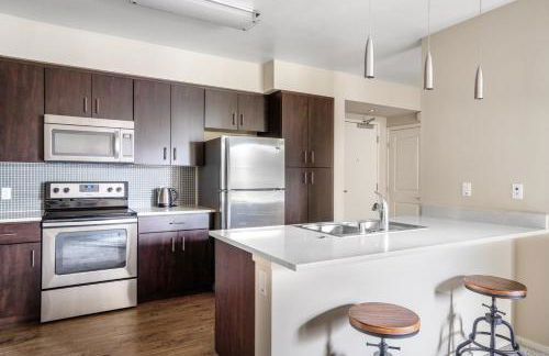 Blueground Centennial pool nr Red Morton Park SFO-852 - Foto 7