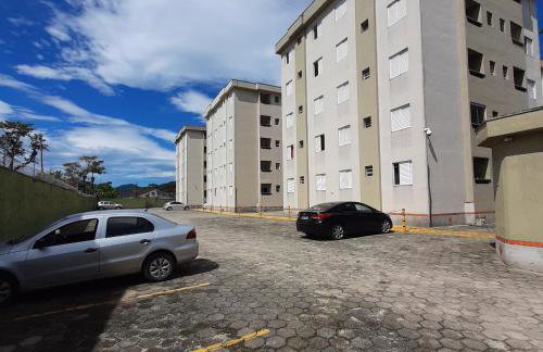 APTO PERTINHO DA PRAIA Internet 500mb e 3 Tvs 2 Quartos TV a cabo Estacionamento Tudo Perto - Foto 29