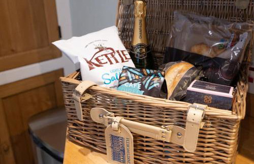 Charming Coates Cottage - Photo 18