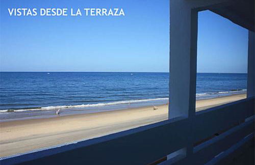 Apartamento con vistas al mar primera linea playa Matalascañas - Photo 12