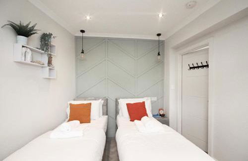 Rayan Heights Cosy 1 bedroom flat sleeps 2 perfect for contractors tourists families - Free parking - Foto 2