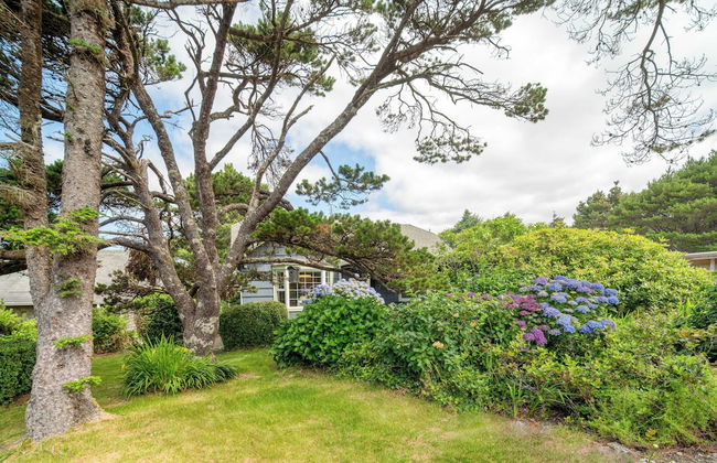 Beach Pines Bungalow by Avantstay Classic Cottage Steps to the Beach w/ Private Yard - Foto 28