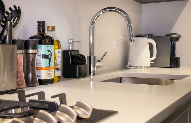 Charming Oasis Close to Airport & Downtown - Photo 34