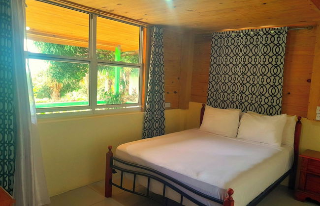 Pinard's Mountain Resort- Cottage 9 - Photo 3