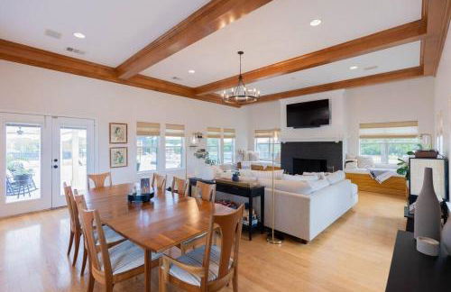 Colorado river access, game room & swimming pool - Photo 21