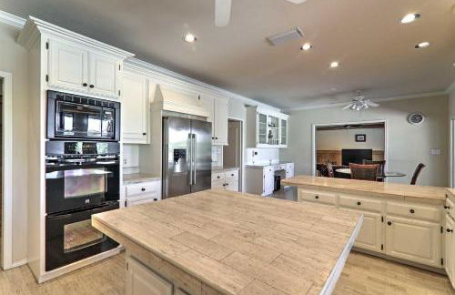 Private Pool Lakefront Harlingen Home - Foto 13