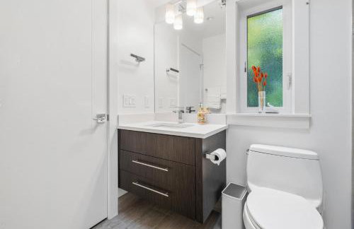 Bayview Modern Luxury by the Lake - Foto 28