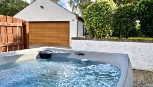 Riverside Cottage 6 guests 4 adults max hot tub - Foto 1