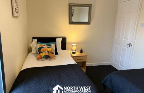 Contractor & Family Friendly 2-Bedroom House in St Helens Newly Refurbished - Foto 8