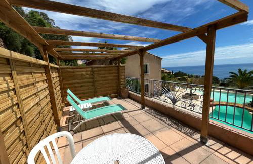Maison vue mer avec piscine sur la Côte d'Azur - Photo 9