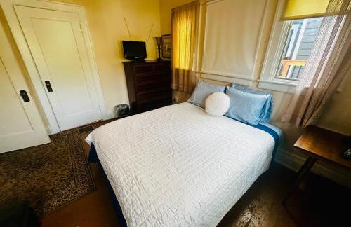 Historic McDowell House Antique Charm by Hospital - Foto 24