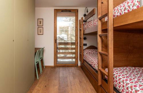 FLORA ALPINA EXPERIENCE - "Ski-to-Door" Brand New Chalet Apartments with Indoor Garage and Mountain View - Foto 43