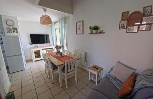 Appartement 4-6 personnes à Prayssac - résidence avec Piscine - Foto 1