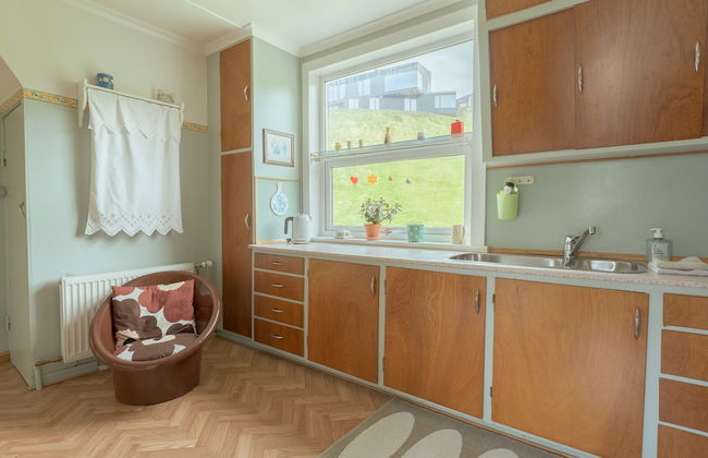 Serenity By The Sea | 3-Br House | Sea View - Photo 9