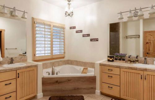 Hillside Hideaway - game rm - master spa - Luxury - Foto 20