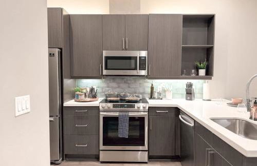 The Nichols Lux Fort Worth TX Same Day Booking - Photo 15