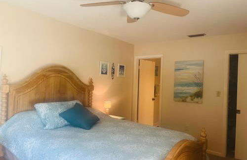 Gorgeous 2 Bedroom Waterfront Condo - Foto 36