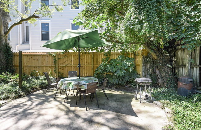 Artist's House Upper Apt Walk to Forsyth - Photo 31