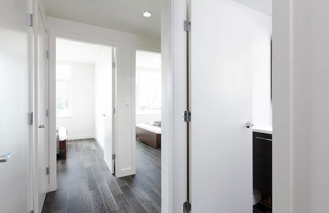 Modern Bright Townhome in Richmond - Photo 6