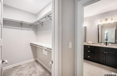 Modern 3-Story Townhome - Foto 8