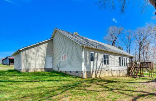 Bright and Elegant Home in High Point with Deck! - Foto 31