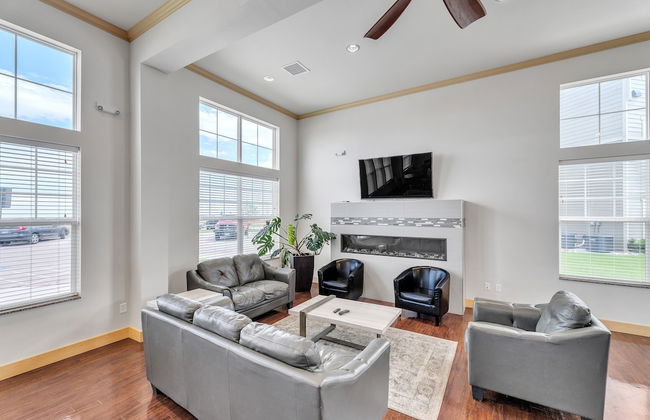 Luxurious 1 Bed 1 Bath Apartment At The Meadows 1 Bedroom Apts by FlexHaus - Photo 24