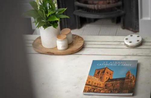 Pass the Keys Luxury 2 Bedroom Townhouse in Central St Albans - Photo 28