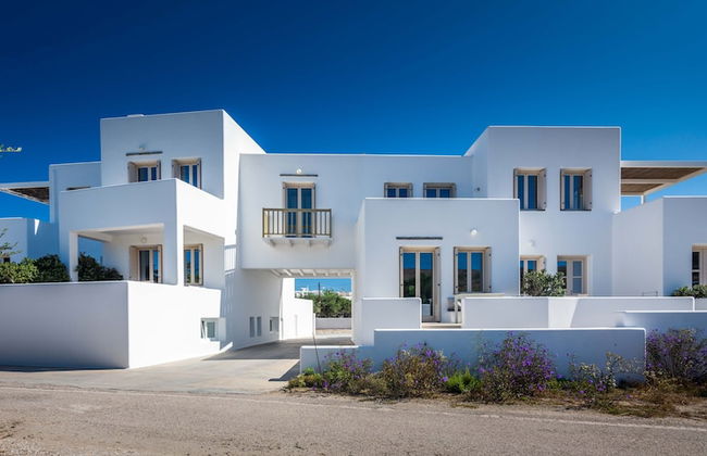 Milia Gi Suites - Photo 50