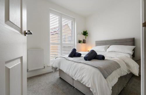 London 4-Bed in Coulsdon, 20 mins Gatwick, Parking - Foto 13