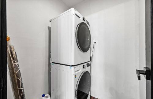 Rustic Chic 4BR for Groups - Bushwick's Finest Stay - Foto 29