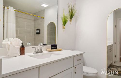 Near BBQ, Coffee More in Brentwood Pet-Friendly 2BR 1BA Condo By Austin Vacay - Foto 29