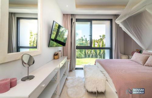 Remarkable 5-BDRM Villa - Heated POOL & GYM - Photo 31