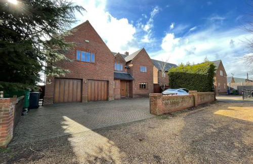 Spacious Home, 6 large bedrooms, full sky package, sleeps 14 - Foto 63