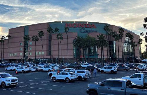 Lovely & coxy 2BR/2BA! 5MIN to Disney! - Photo 19