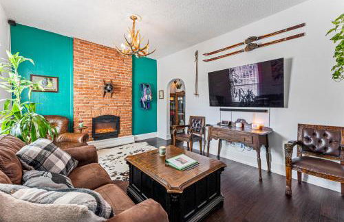 HOT TUB Firepit Pool Table Patio Cozy Downtown Denver - Foto 13