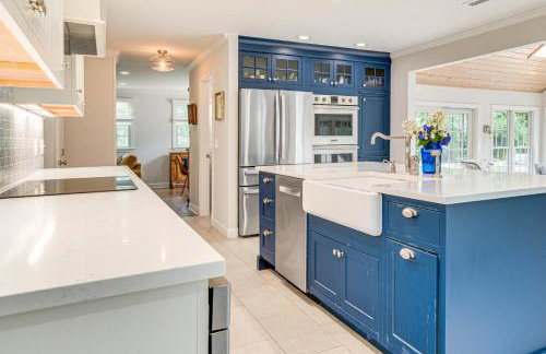 Pool, Sunroom and Gardens Luxe Sandy Hook Home! - Foto 9