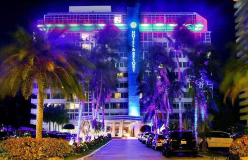 Stylish Beachfront Condo with Balcony & Ocean View - Foto 140