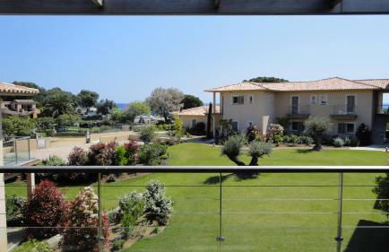 La corse les pieds dans l'eau - Foto 3