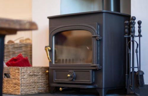 Country Crabtree Bungalow with large wild garden - Photo 64