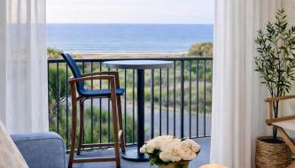 Top Floor Oceanview King Villa - Balcony & Steps to Beach - Foto 2