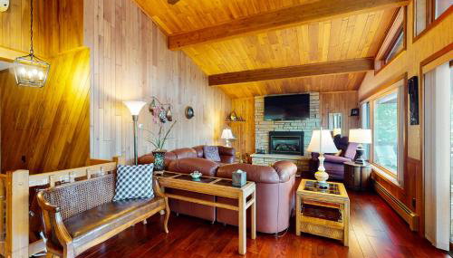 Lakefront Haven - Photo 3