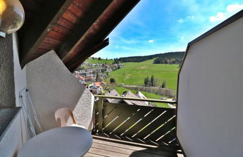 Apartment 16 - Ferienresidenz Roseneck, Galeriewohnung, mit Schwimmbad in Todtnauberg bei Feldberg - Foto 12