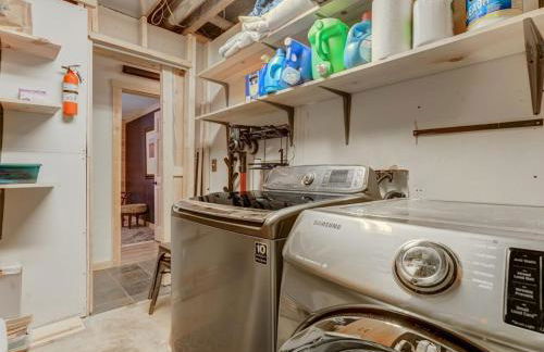 Pinetop Cabin Hot Tub BBQ Arcade Scenic Escape - Foto 46